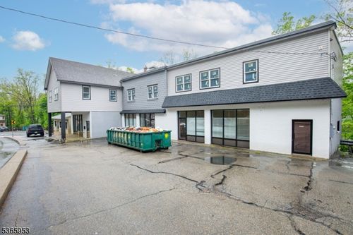 15 Hamburg Tpke, Bloomingdale, NJ, 07403-1617 | Card Image