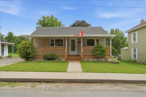 8 Albert St, Picton, ON, K0K2T0 | Card Image