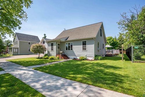 2822 E 6th St, Superior, WI, 54880-3924 | Card Image