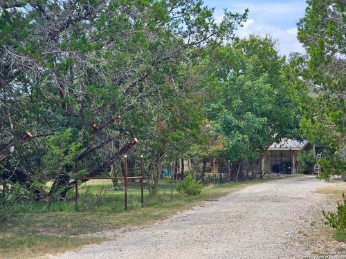 21 Wasp Creek Rd, Boerne, TX, 78006-7120 | Card Image
