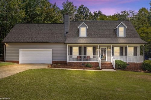 814 N Greenbriar St, Liberty, NC, 27298-3322 | Card Image