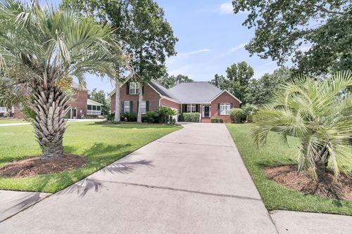697 Hamlet Cir, Goose Creek, SC, 29445-7122 | Card Image