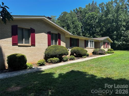 8109 Reames Rd, Charlotte, NC, 28216-2146 | Card Image
