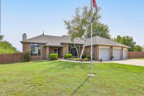 2020 N Equestrian Ln, Nixa, MO, 65714-8299 | Card Image