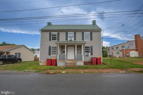 b-210 W North St, CHARLES TOWN, WV, 25414-1526 | Card Image