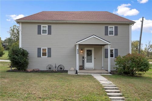 605 E 2nd St, Dearborn, MO, 64439-9175 | Card Image