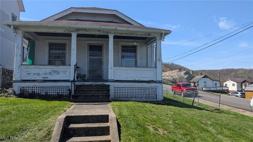 600 3rd St, Chester, WV, 26034-1516 | Card Image