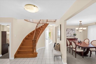 5 Burgundy Crt, House other with 4 bedrooms, 3 bathrooms and 8 parking in North York ON | Image 3