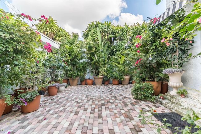 2341 Sw 16 Th Ter, House other with 4 bedrooms, 5 bathrooms and null parking in Miami FL | Image 6