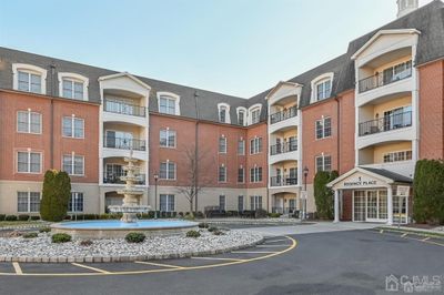 306 Regency Place, Townhouse with 2 bedrooms, 2 bathrooms and null parking in Woodbridge Proper NJ | Image 3