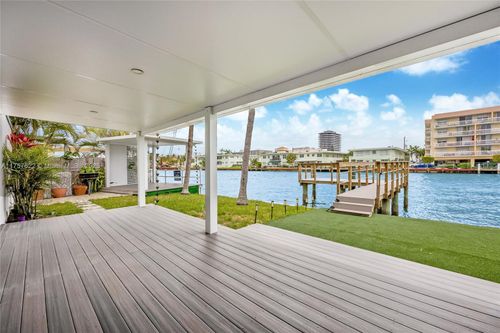 8533 Crespi Blvd, Miami Beach, FL, 33141-1121 | Card Image