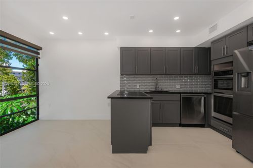 311-17620 Atlantic Blvd, Sunny Isles Beach, FL, 33160-2840 | Card Image