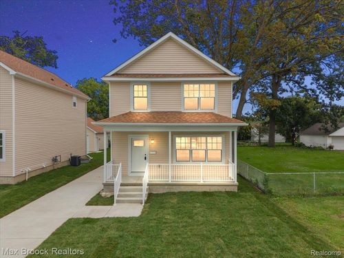 27824 Groveland St, Madison Heights, MI, 48071-3355 | Card Image