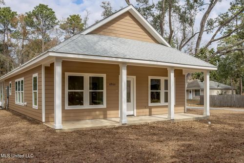 8900 Point Aux Chenes Rd, Ocean Springs, MS, 39564-9413 | Card Image