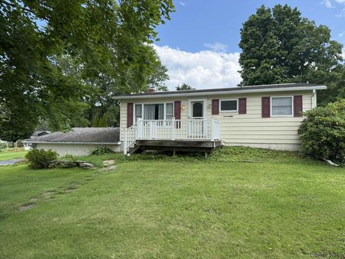513 Ruby St, Windber, PA, 15963-6637 | Card Image