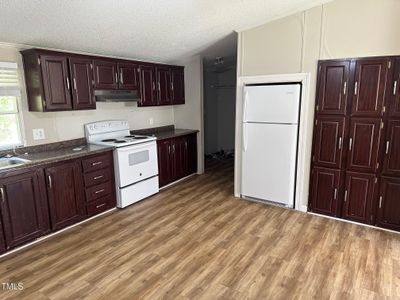 170 woodbridge - kitchen | Image 3