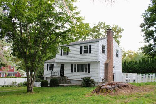 3 Woodley Ln, Norwalk, CT, 06851-1718 | Card Image