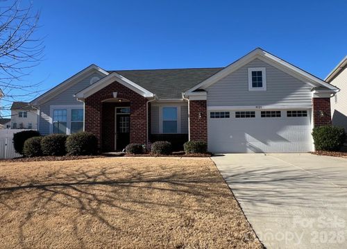 9521 Silverdale Ln, Charlotte, NC, 28269-3469 | Card Image