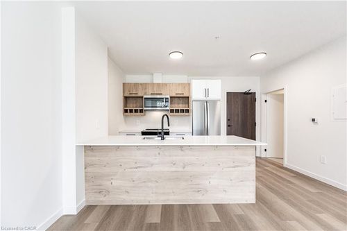 606-24 Union St E, Waterloo, ON, N2J1B7 | Card Image