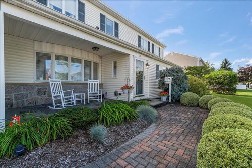 74 Forest Ave, Massapequa, NY, 11758-7807 | Card Image