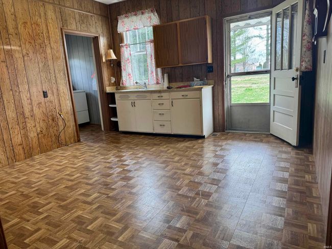 406 E Medcalf St, House other with 3 bedrooms, 1 bathrooms and null parking in Dale IN | Image 4