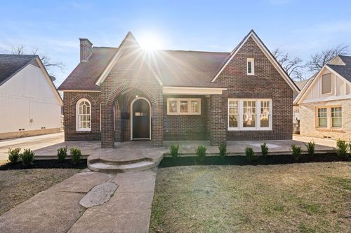 713 Ridgeway St, Dallas, TX, 75214-4454 | Card Image