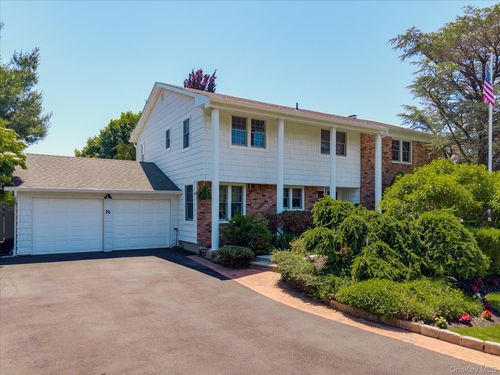 26 Quaker Ln, Farmingdale, NY, 11735-1828 | Card Image