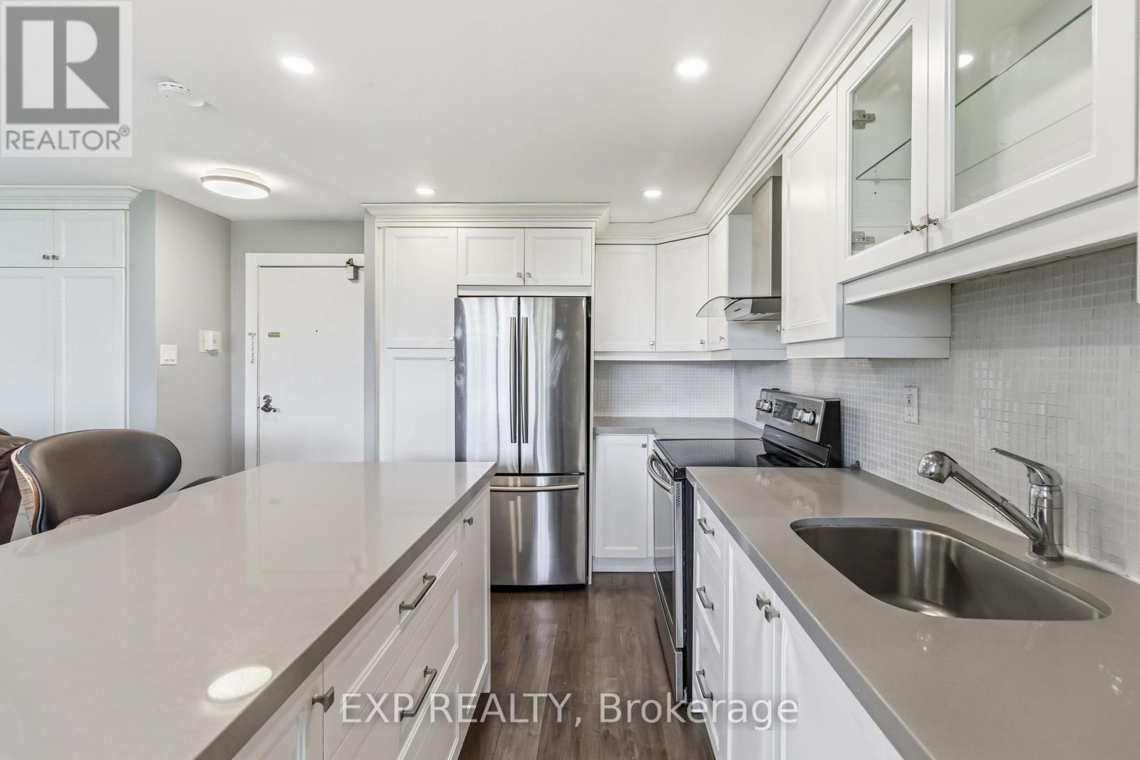 Residential in Mississauga (Cooksville) 4