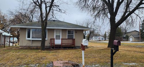 1529 1st Ave E, International Falls, MN, 56649-3337 | Card Image