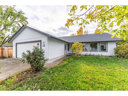 468 Merlee Cir, Eagle Point, OR, 97524-9579 | Card Image