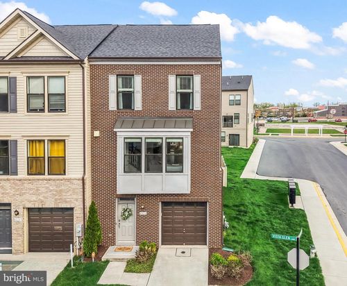 4925 Vista Glen Ln, LANHAM, MD, 20706-2898 | Card Image