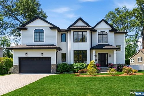 44 Crestwood Dr, Glen Rock, NJ, 07452-2908 | Card Image