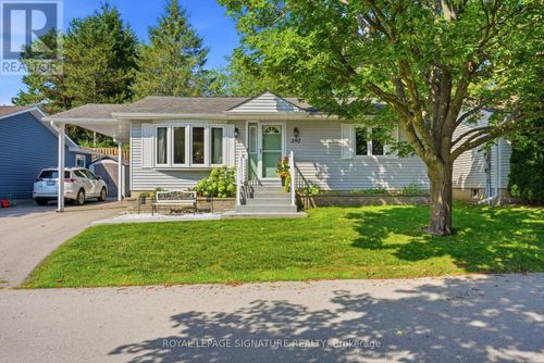 292 Jeff Smith Court, Newmarket (Gorham-College Manor), ON, L3Y8C5 | Card Image