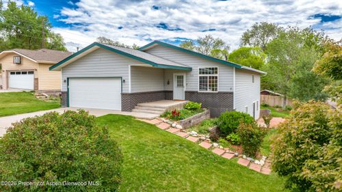 660 Aspen Ave, Rifle, CO, 81650-2944 | Card Image