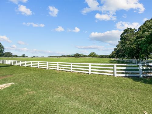 1592 Fm 67, Covington, TX, 76636-4557 | Card Image