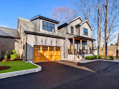 8 Flatley Ave, Manchester, MA, 01944-1328 | Card Image