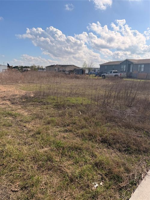 757 Road 57071, Cleveland, TX, 77327-6549 | Card Image