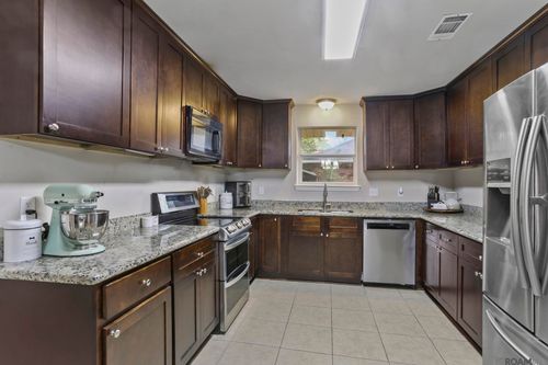 2011 Hoyt Dr, Baton Rouge, LA, 70816-3380 | Card Image