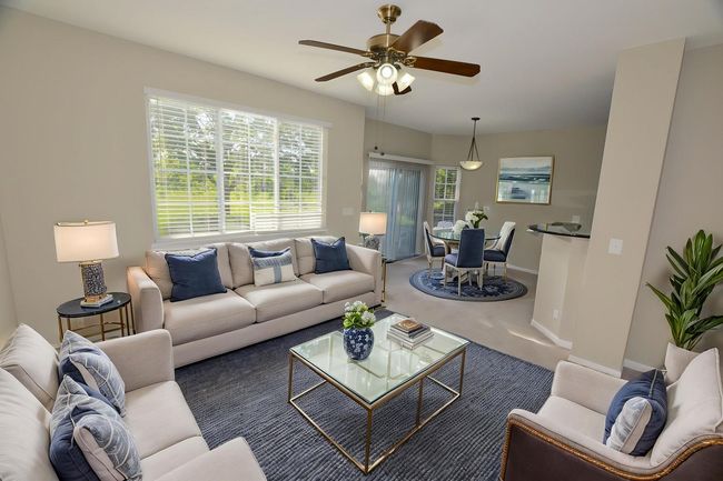 Family room and Breakfast areal | Image 12