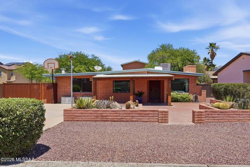 1125 E Kleindale Rd, Tucson, AZ, 85719-1829 | Card Image