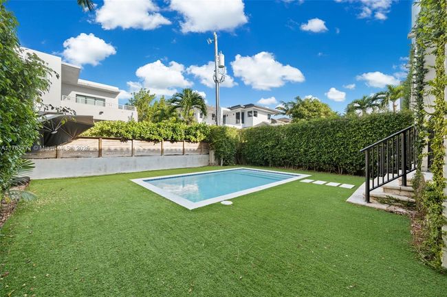 B - 464 Fernwood Rd, Townhouse with 3 bedrooms, 3 bathrooms and null parking in Key Biscayne FL | Image 18