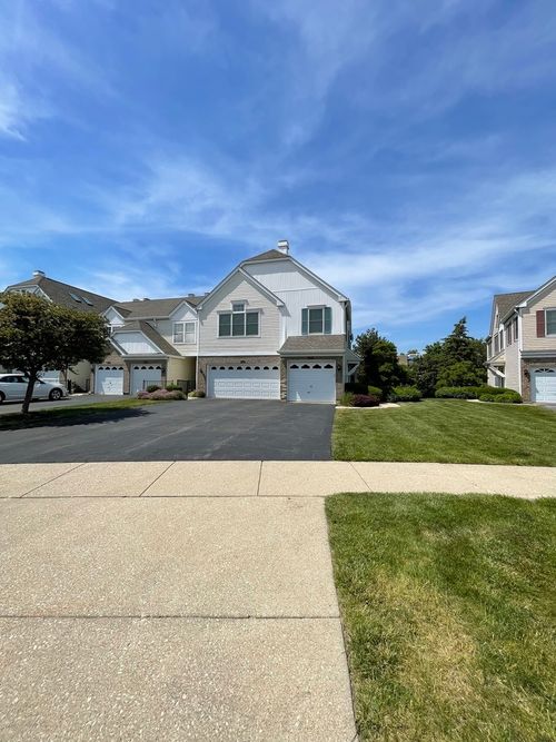 38-268 Gazebo Ln, Lombard, IL, 60148-7118 | Card Image