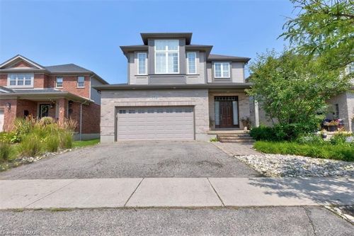 754 Klosters Dr, Waterloo, ON, N2V2V5 | Card Image