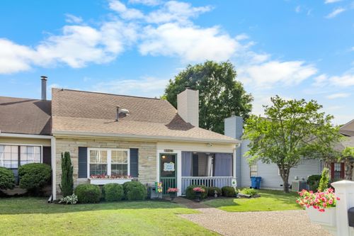 1274 Leaside Ln, Hixson, TN, 37343-3072 | Card Image
