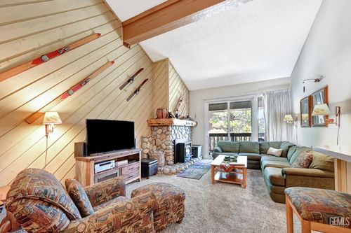 261 Lakeview Blvd, Mammoth Lakes, CA, 93546-6161 | Card Image