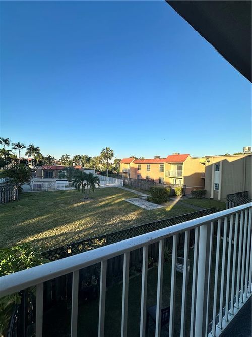 204-4810 Nw 79th Ave, Doral, FL, 33166-5418 | Card Image