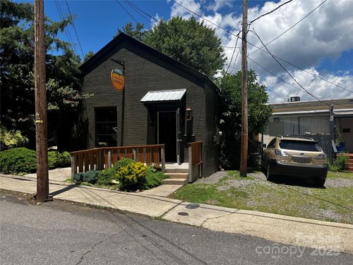 104 Church St, Black Mountain, NC, 28711-3302 | Card Image
