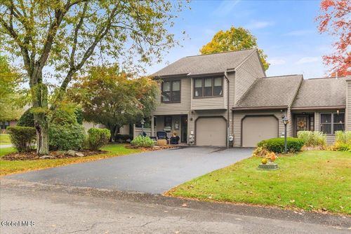 642 Top Ridge Dr, Albany, NY, 12203-5611 | Card Image