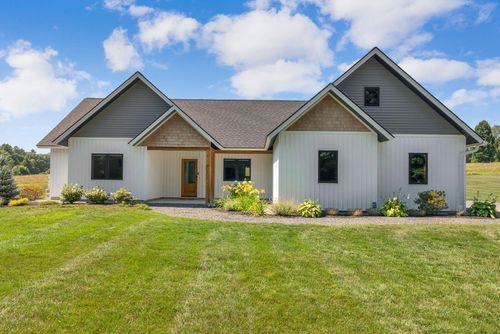 16 Dyer Ln N, Belgrade, ME, 04917 | Card Image