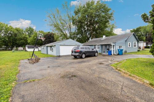 1818 9th St, Dixon, IL, 61021-2538 | Card Image